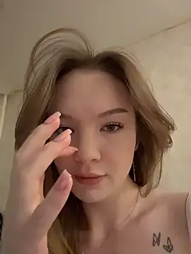 Snapshot of feral__berryss chatting on 23, 11, 2025 feral berryss online show from 23, 11, 2025