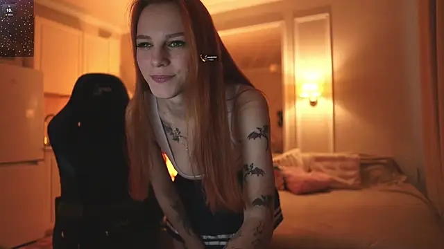 Snapshot of _alice_meyss_ chatting on 26, 11, 2025 alice meyss online show from 26, 11, 2025