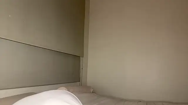 heyitsmia online show from 2, 12, 2025