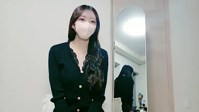 Snapshot of alicechan_v chatting on 21, 4, 2026 alicechan v online show from 21, 4, 2026