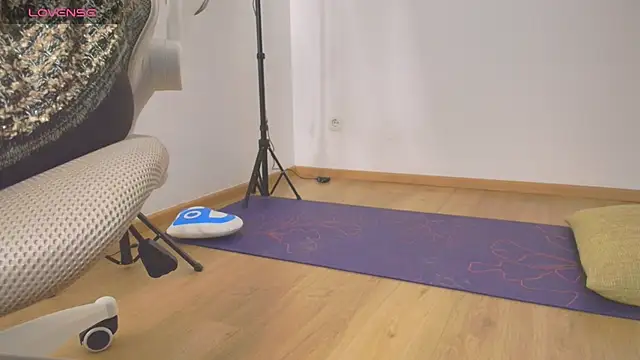 Snapshot of Sweet_Eira chatting on 24, 4, 2026 Sweet Eira online show from 24, 4, 2026