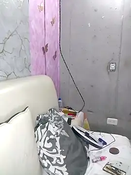 Snapshot of KiaracCastilo chatting on 27, 11, 2025 KiaracCastilo online show from 27, 11, 2025