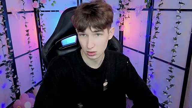 Snapshot of Maxwellchiik chatting on 30, 11, 2025 Maxwellchiik online show from 30, 11, 2025