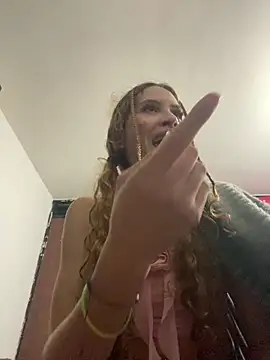 Snapshot of Labby18 chatting on 19, 12, 2025 Labby18 online show from 19, 12, 2025