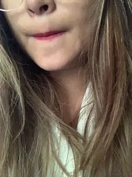 Snapshot of hotladki5 chatting on 18, 12, 2025 hotladki5 online show from 18, 12, 2025