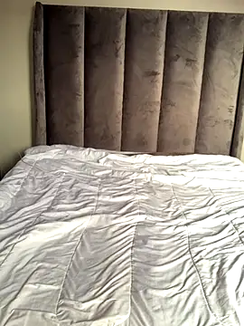 cuddlegiantbear online show from 25, 11, 2025