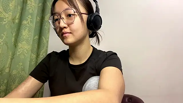 LinaClous online show from 14, 12, 2025