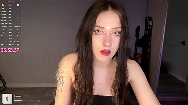 Snapshot of Meowluly chatting on 13, 4, 2026 Meowluly online show from 13, 4, 2026