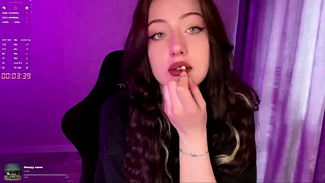 Snapshot of Meowluly chatting on 6, 5, 2026 Meowluly online show from 6, 5, 2026