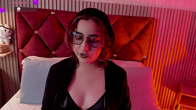 Kiri Velvet online show from 23, 4, 2026