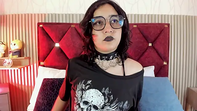 Kiri Velvet online show from 25, 6, 2026