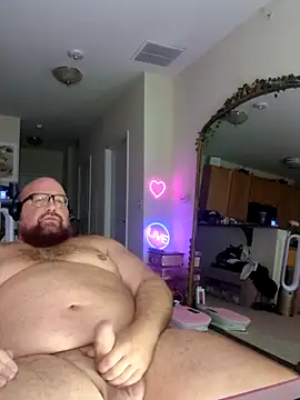 Snapshot of BigBearforCuddles chatting on 21, 4, 2026 BigBearforCuddles online show from 21, 4, 2026