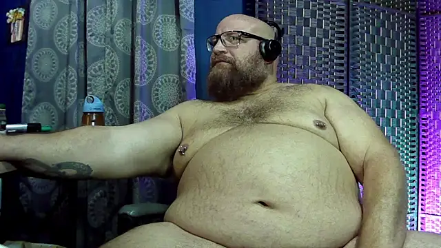 Snapshot of BigBearforCuddles chatting on 10, 6, 2026 BigBearforCuddles online show from 10, 6, 2026