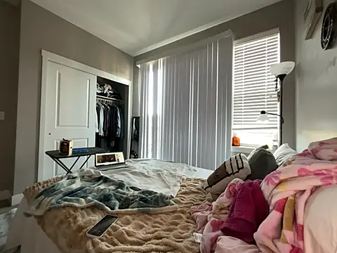 Snapshot of renesmaelily222 chatting on 27, 2, 2026 renesmaelily222 online show from 27, 2, 2026