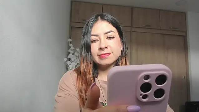 Snapshot of MaddieHunter chatting on 18, 5, 2026 MaddieHunter online show from 18, 5, 2026