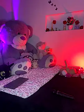 Snapshot of KarolRojas_22 chatting on 30, 11, 2025 KarolRojas 22 online show from 30, 11, 2025