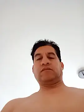 ChrisFloresP online show from 4, 12, 2025