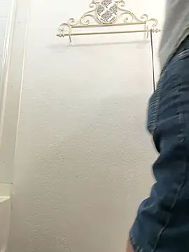 2addictivelyhorny online show from 15, 4, 2026