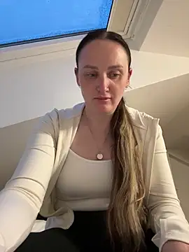 TomilaSi online show from 5, 6, 2026