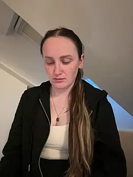 TomilaSi online show from 7, 6, 2026