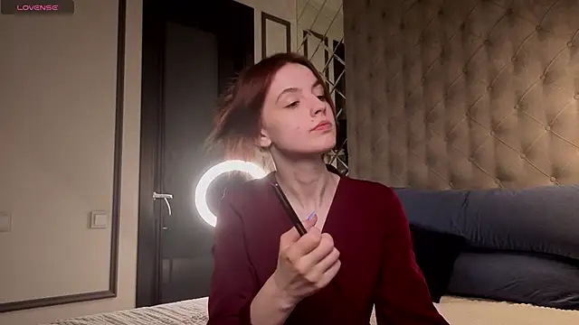 Snapshot of SharaSauer chatting on 11, 4, 2026 SharaSauer online show from 11, 4, 2026