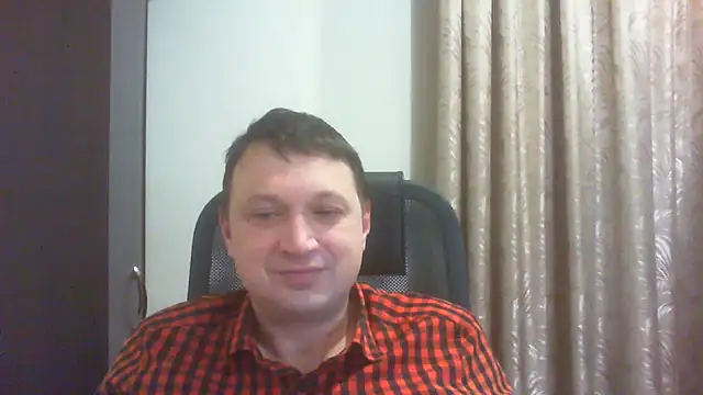 Storm Velvet online show from 4, 12, 2025