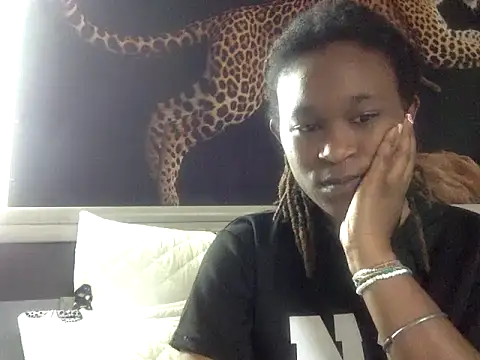Snapshot of JuicyEbonyGoddess chatting on 5, 4, 2026 JuicyEbonyGoddess online show from 5, 4, 2026