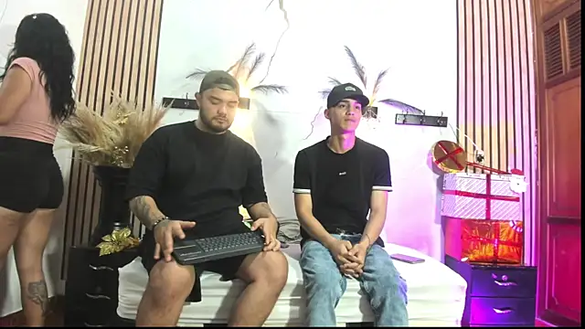 Karen Mio online show from 1, 12, 2025