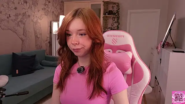 Snapshot of eva_aria chatting on 20, 4, 2026 eva aria online show from 20, 4, 2026