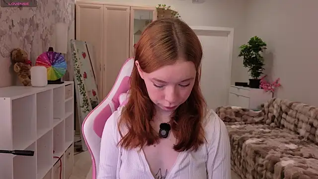 Snapshot of eva_aria chatting on 8, 7, 2026 eva aria online show from 8, 7, 2026