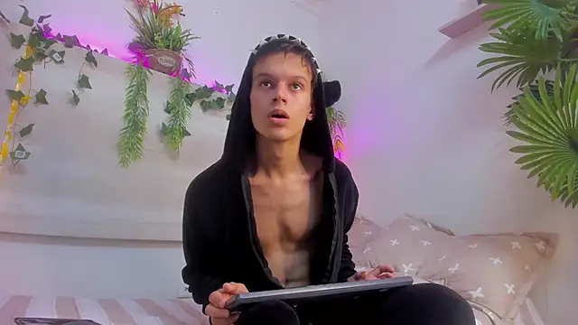 AngelSlimm online show from 26, 11, 2025