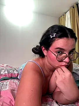 Snapshot of LilBunny_1 chatting on 26, 11, 2025 LilBunny 1 online show from 26, 11, 2025