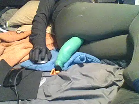 xxxenzo1 online show from 9, 12, 2024