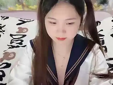 Snapshot of Poppy13 chatting on 27, 11, 2025 Poppy13 online show from 27, 11, 2025