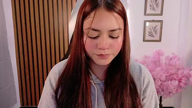 Snapshot of melany-_- chatting on 17, 12, 2025 melany- - online show from 17, 12, 2025