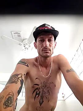 Snapshot of azrider480 chatting on 28, 3, 2026 azrider480 online show from 28, 3, 2026