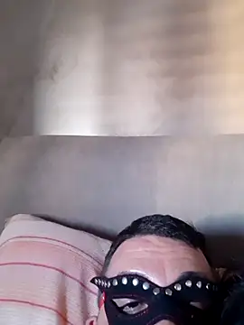 Snapshot of Vampiro83zz chatting on 28, 6, 2026 Vampiro83zz online show from 28, 6, 2026
