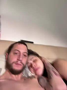 Snapshot of AlessiaMarco chatting on 17, 12, 2025 AlessiaMarco online show from 17, 12, 2025