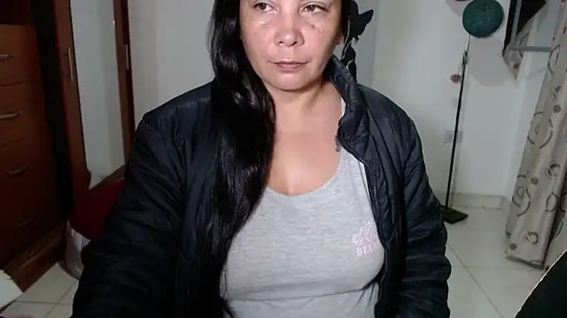 Snapshot of vivian-milf chatting on 16, 4, 2026 vivian-milf online show from 16, 4, 2026