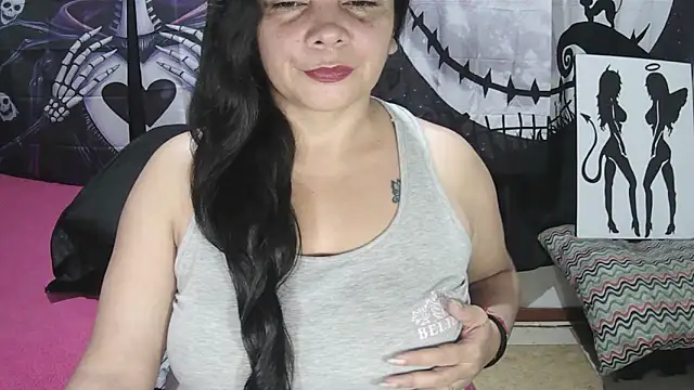 vivian-milf online show from 13, 6, 2026