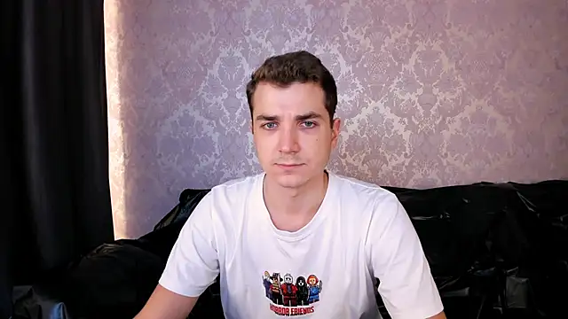 Snapshot of ThomasSmity chatting on 4, 12, 2025 ThomasSmity online show from 4, 12, 2025