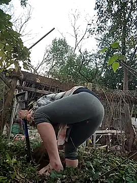 Snapshot of Horny_hippie chatting on 15, 11, 2025 Horny hippie online show from 15, 11, 2025