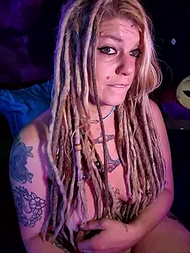 Snapshot of Horny_hippie chatting on 23, 12, 2025 Horny hippie online show from 23, 12, 2025