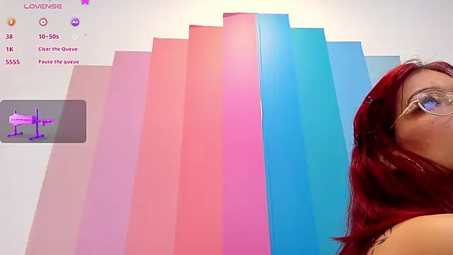 Snapshot of LolyYunno chatting on 4, 4, 2026 LolyYunno online show from 4, 4, 2026