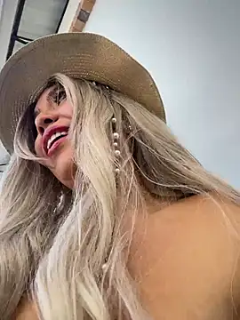 IsaSantoDomingo online show from 29, 11, 2025