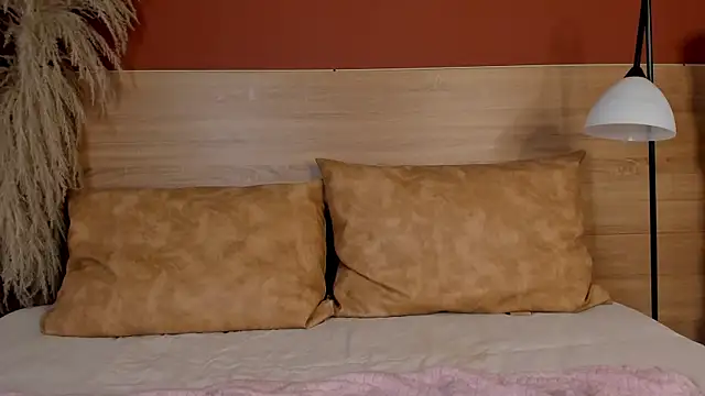 luna cute   online show from 10, 1, 2026