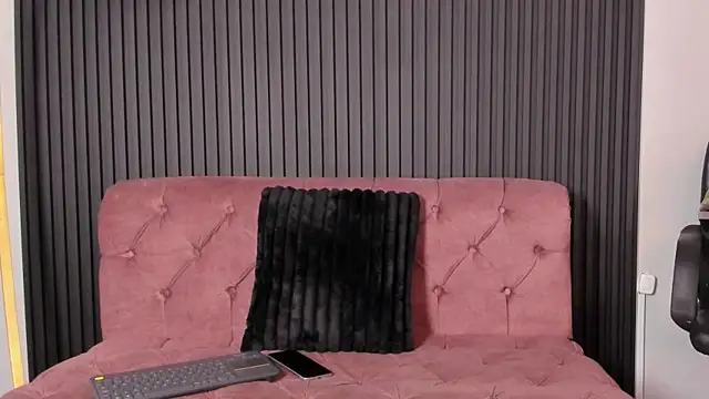 KarolWest  online show from 9, 1, 2026