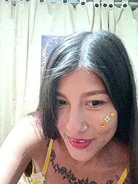 Snapshot of Roslin-nix2 chatting on 29, 11, 2025 Roslin-nix2 online show from 29, 11, 2025