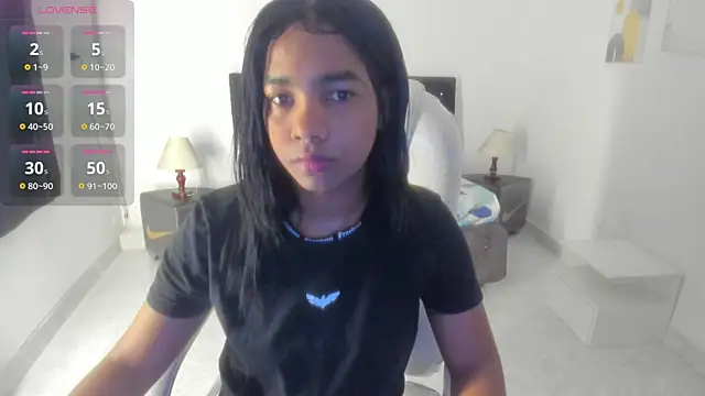 Snapshot of miiyaako_ds chatting on 28, 11, 2025 miiyaako ds online show from 28, 11, 2025