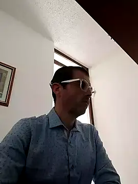 Snapshot of Fuegosutil chatting on 3, 12, 2025 Fuegosutil online show from 3, 12, 2025